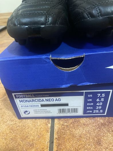 Football boots size 6.5 brand new