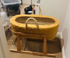 Wicker Moses Basket with rocking stand