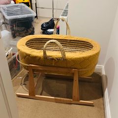 Wicker Moses Basket with rocking stand
