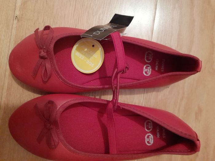Girl's shoes
