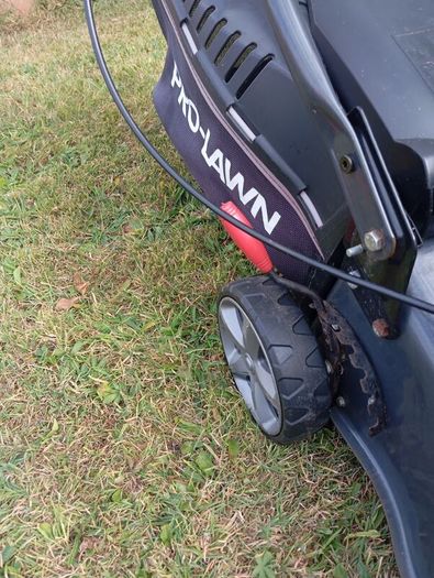Pro-Lawn petrol lawnmower