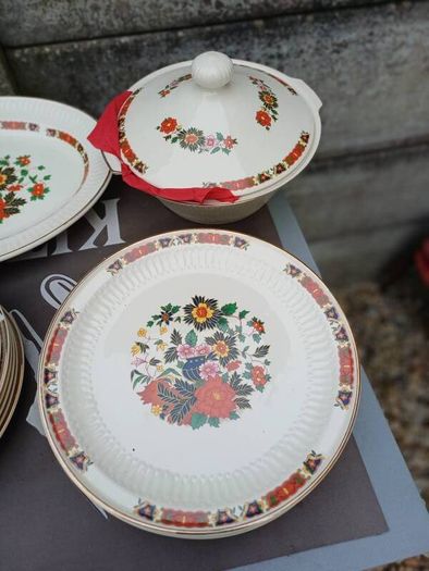 1970s Carrigdhoun Pottery Dinner Set
