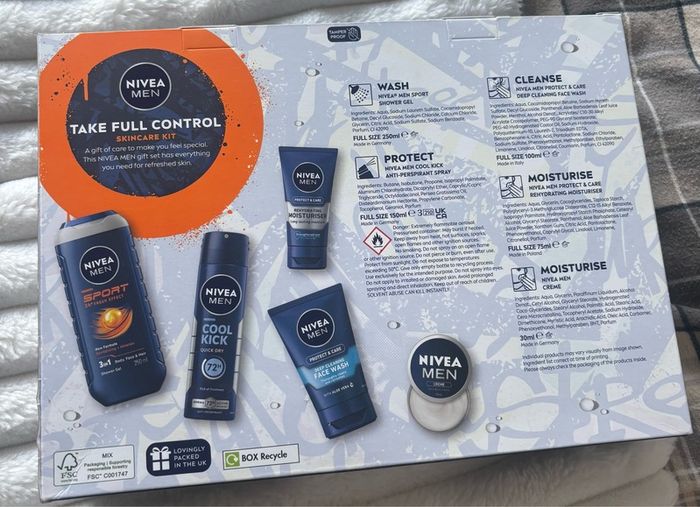 nivea mens gift set brand new was 26.50 will sell for 15 euro see last picture