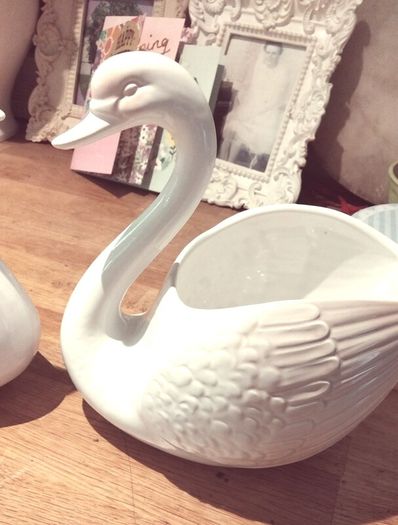 A Pair Of Vintage Ceramic Swans