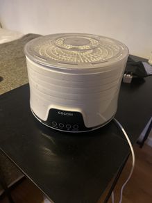 Food dehydrator