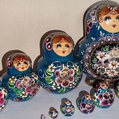 10-piece Russian Matryoshka / Babushka / Nesting Dolls Set