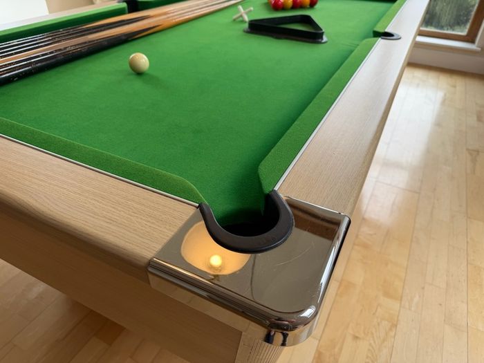 DPT Slate Bed Pool Table - Made In UK - Cues / Balls/Triangle
