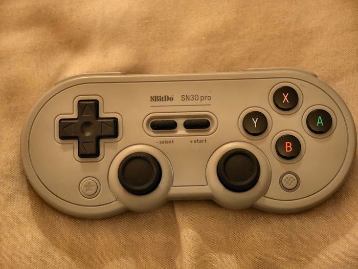 8BitDo SN30 pro controller
