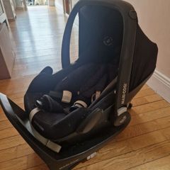 Maxi cosi car seat & isofix base
