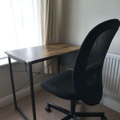 Office chair + desk
