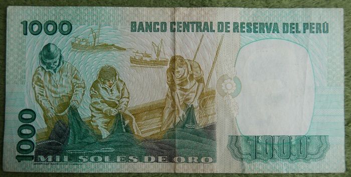 Variety of 10 Different Foreign Banknotes most of Peru