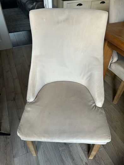 Dining table (extendable) with four velvet dining chairs