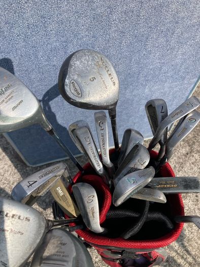 wilson bag and various clubs