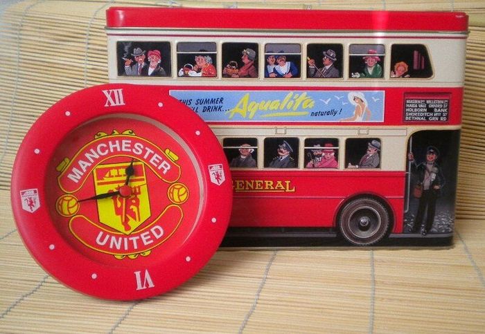 Manchester United wall clock. free post