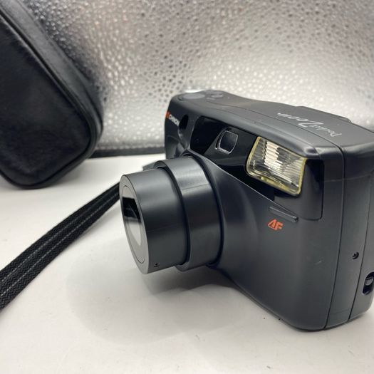 Chinon Pocket Zoom AF 35mm Film Camera (38-60mm) + Case