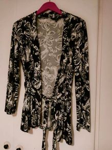 Beautiful cardigan.