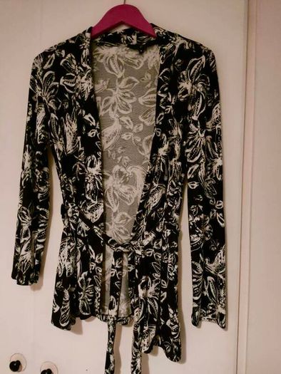 Beautiful cardigan.