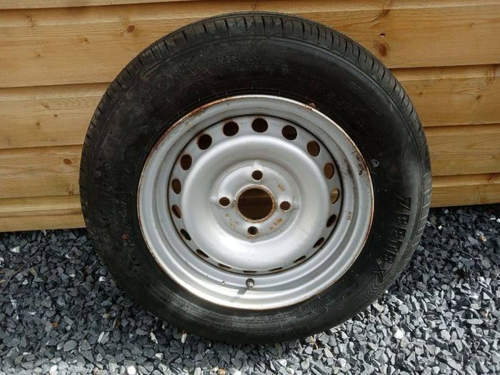 13inch 4x100 trailer wheel and new tyre