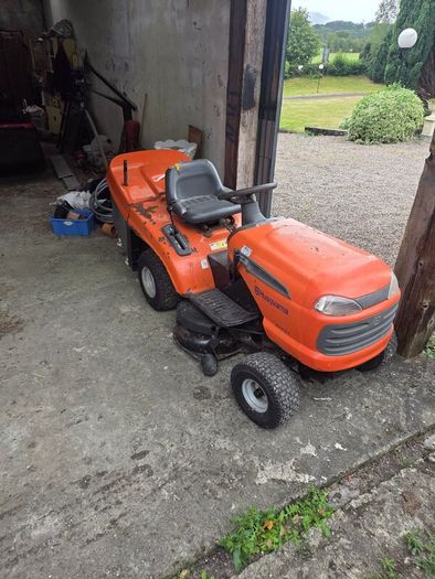 Tractor lawnmower