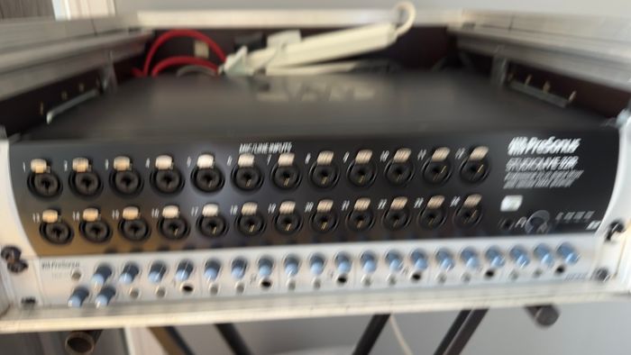 Presonus 32R + HP60 6-Channel headphone amplifier & Flight Case