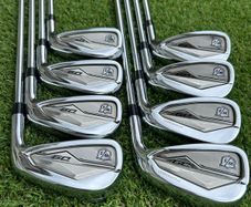 Wilson D9 Forged irons (8 clubs in set)