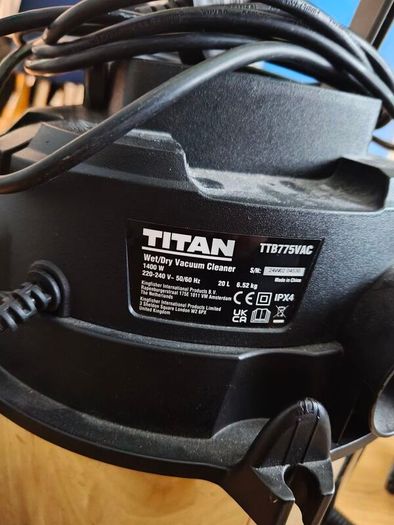 Titan vacuum perfect condition wet/dry vacuum 1400w only parts seen in pictures with it