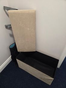 Storage ottoman with lid