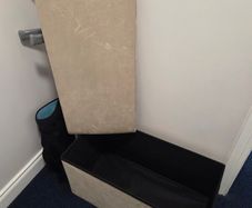 Storage ottoman with lid