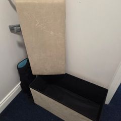 Storage ottoman with lid