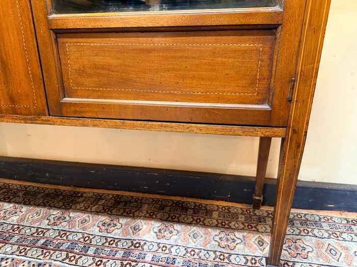 Elegant Sheraton Style 19th Century Display Cabinet