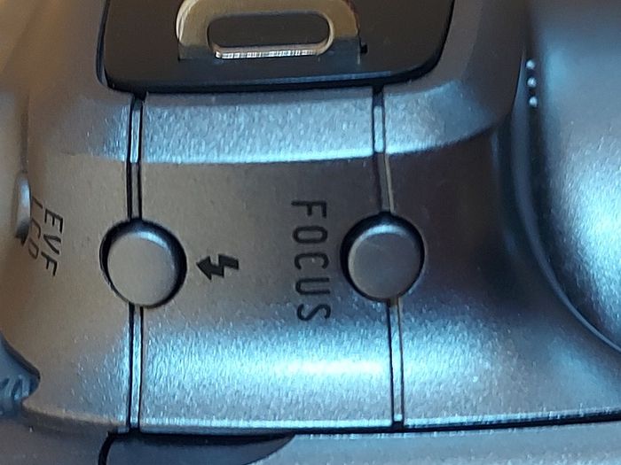 Schneider-KREUZNACH, Variogon 35mm-430mm(Equivalent) AF 12 x Optical Zoom Digital Camera, unsure of the Model, Possibly Kodak Easyshare, no Battery or Memory Card, so cannot test, Excellent cosmetic condition