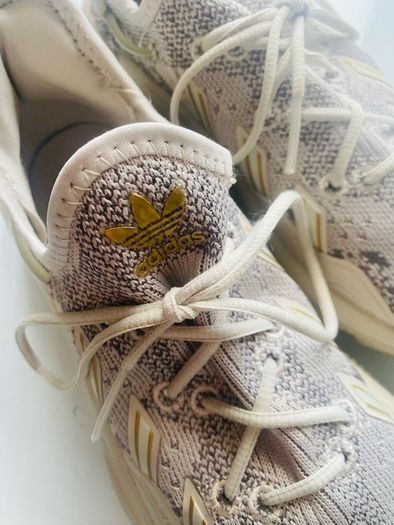 Adidas Oz-Weego runners size 6