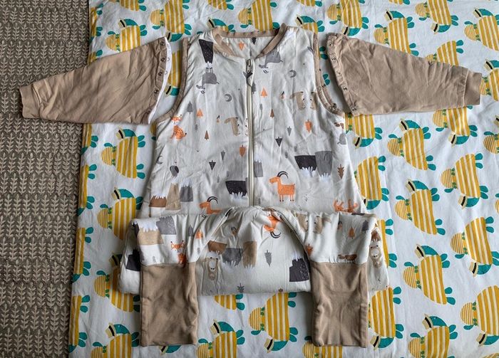 Boys clothing & footwear bundle (size 110/116 aprox. 4-5 years)