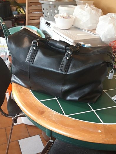 Luxury Leather big hand bag for sale.In good condition.