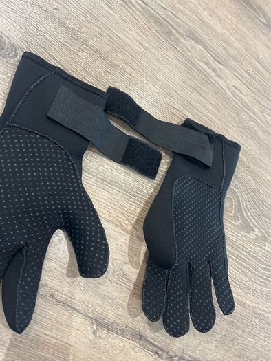 wetsuit gloves