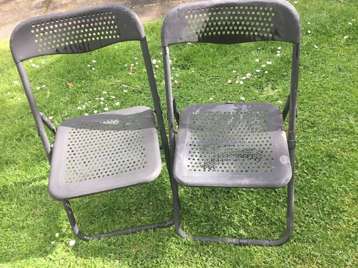 2 garden chairs
