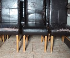 Set of 8 kitchen / dining chairs (need work)