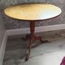 Antique round table for two Image 2