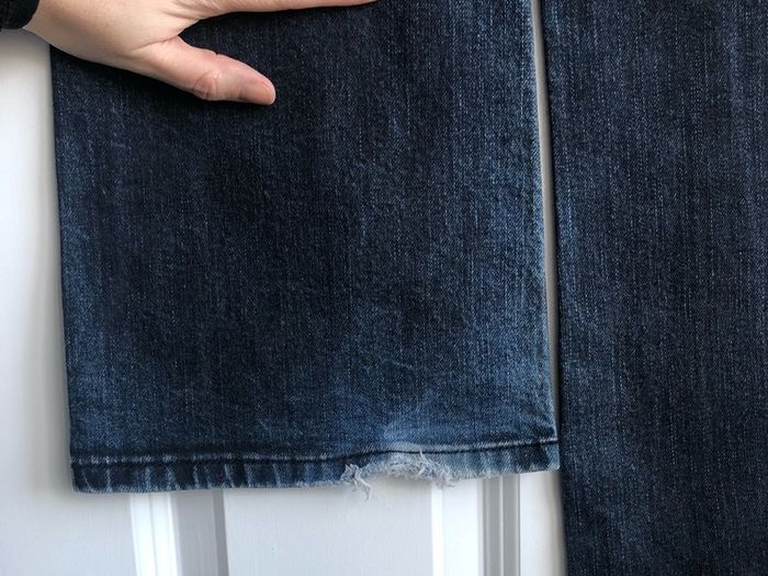 BCBG Max Azira bootcut jeans - sz 28