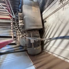 table saw & dust extractor
