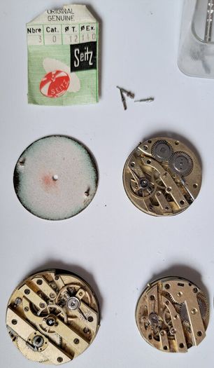 Lot of Wrist & Fobwatch movements - see Description for Condition