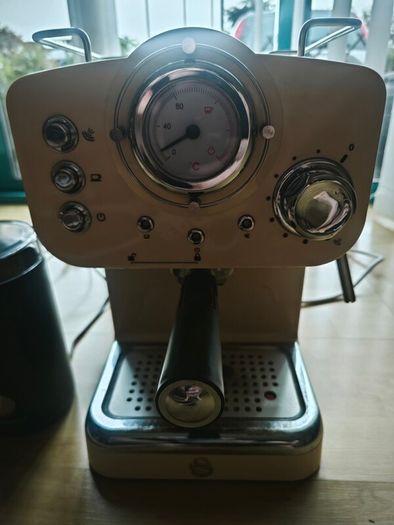 coffe machine and coffe grinder