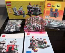Lego Mini Knights Castle (407755) and Micro Castle (6487474)