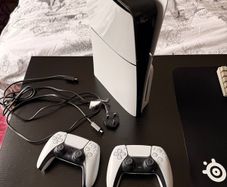 PlayStation 5 Slim (1TB)