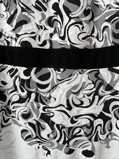 Tia dress black & white dress size 16 New with tags