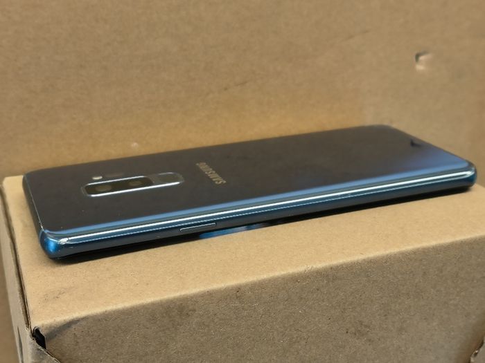 Samsung Galaxy S9+ Plus Blue 128GB 6GB RAM Unlocked (Screen Has a Crack)