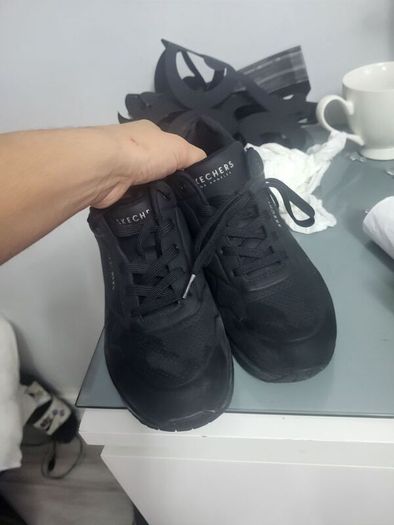 skechers
