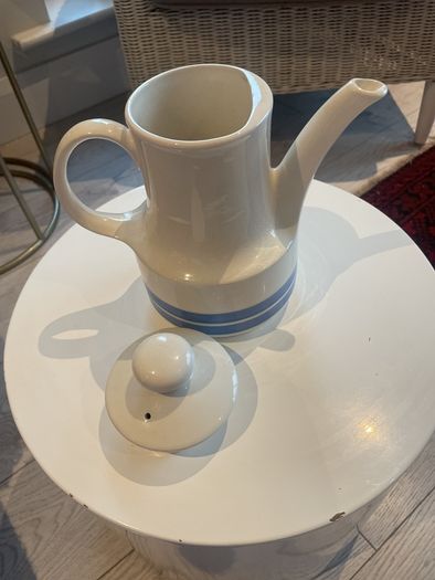 Vintage Large Coffee/Tea Pot