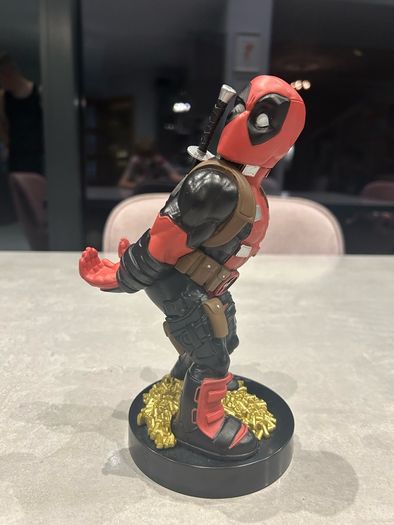 Deadpool controller holder