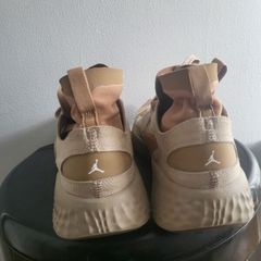 basketball shoe